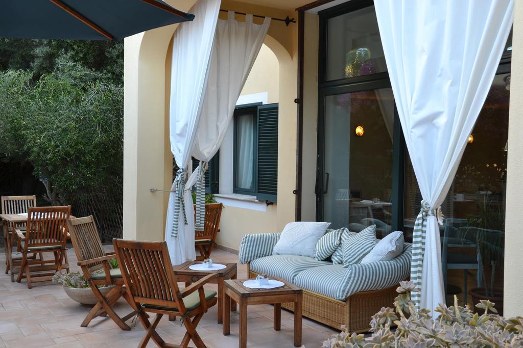 Hotel Villa Del Parco La Maddalena  Exterior foto