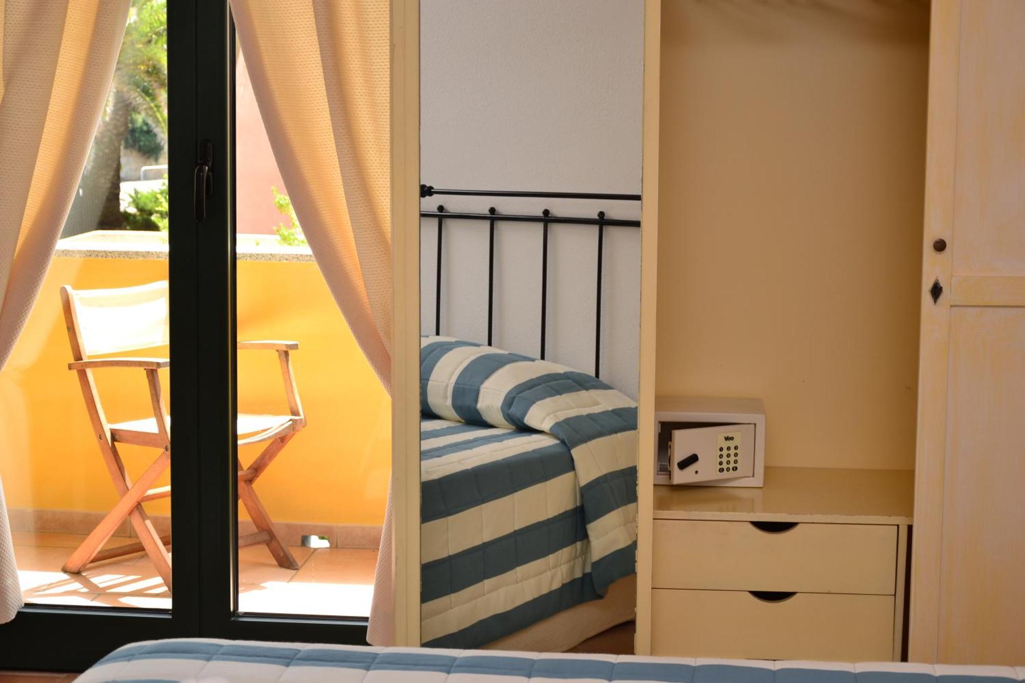 Hotel Villa Del Parco La Maddalena  Habitación foto