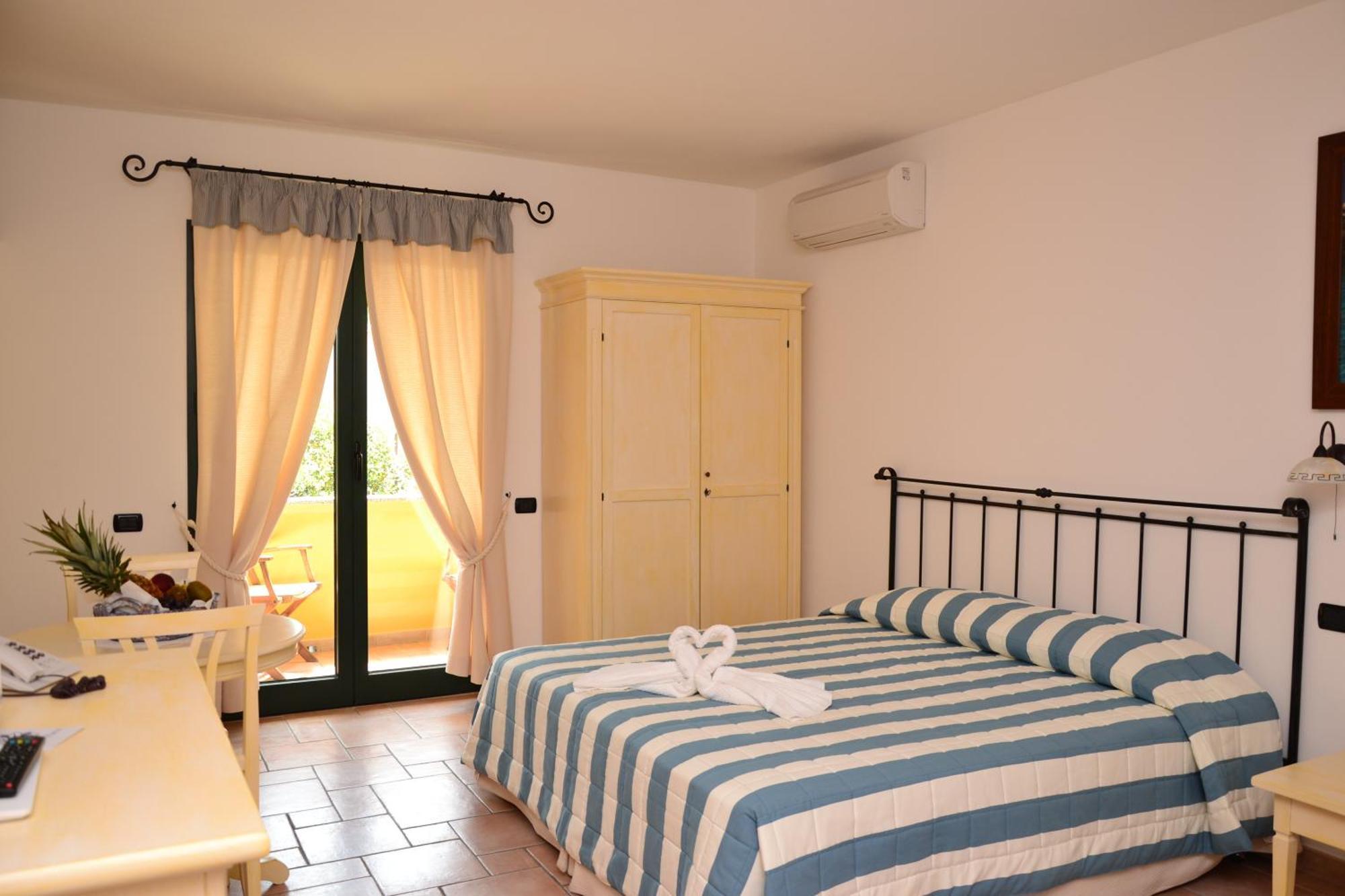 Hotel Villa Del Parco La Maddalena  Habitación foto